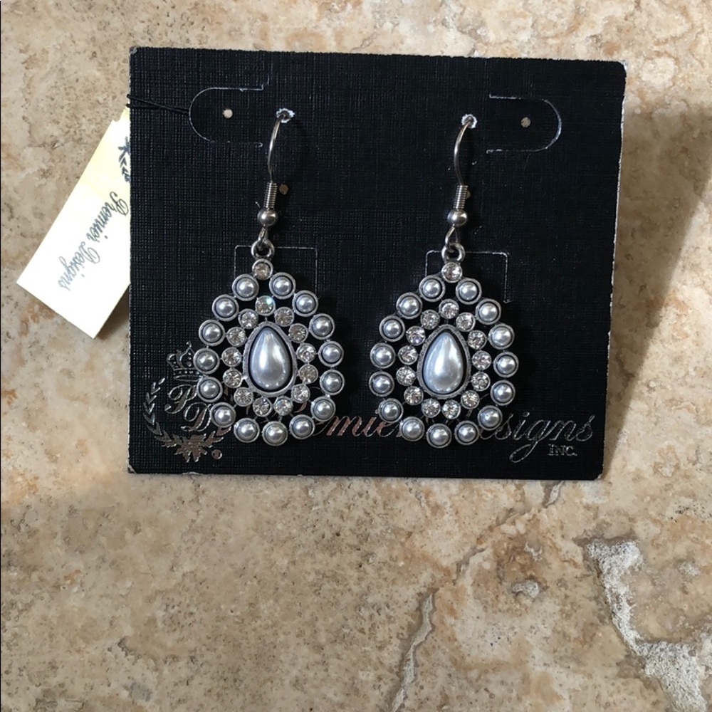 Pearly drops earrings by Premier designs